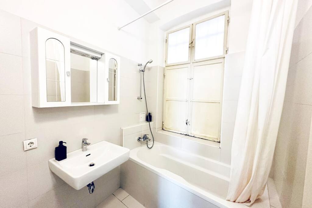 Best Location - Cozy City Centre Apartment Wina Bagian luar foto