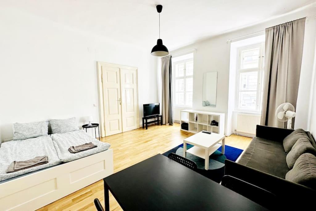Best Location - Cozy City Centre Apartment Wina Bagian luar foto