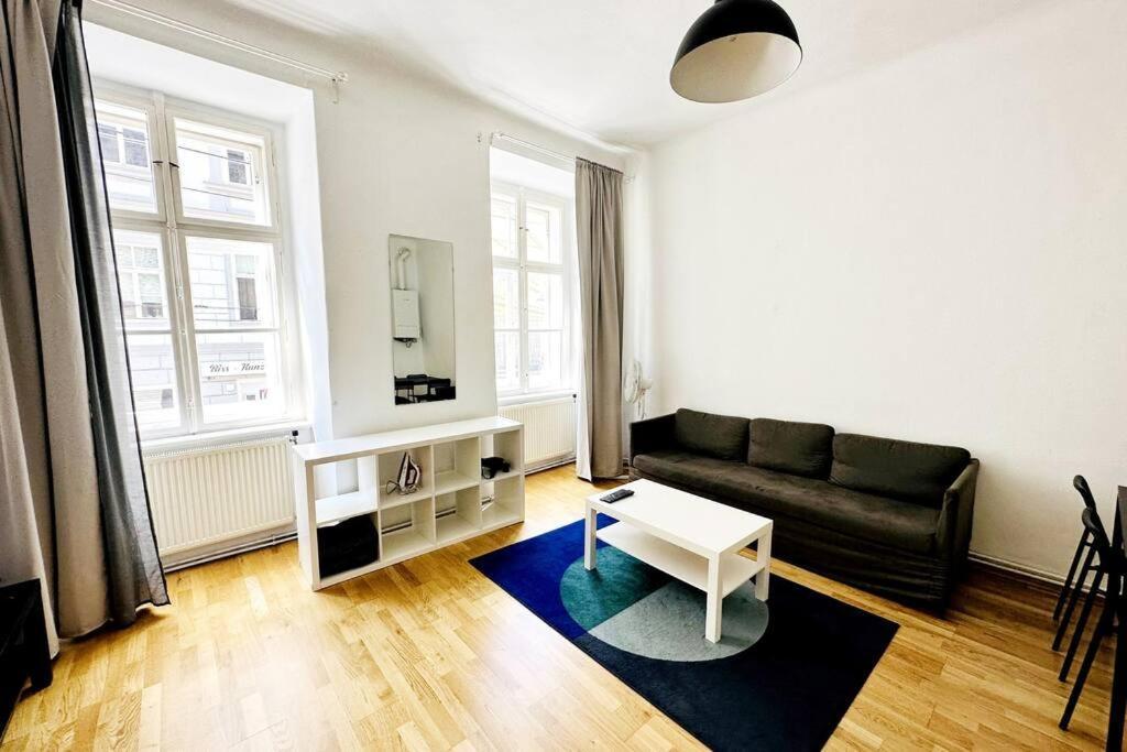 Best Location - Cozy City Centre Apartment Wina Bagian luar foto